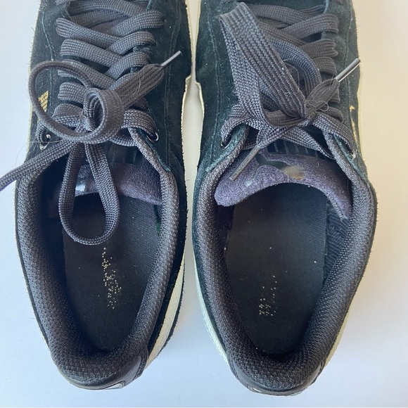 Puma Women's Vikky Black Suede Sneaker Size 9 w/original box - Picture 7 of 11